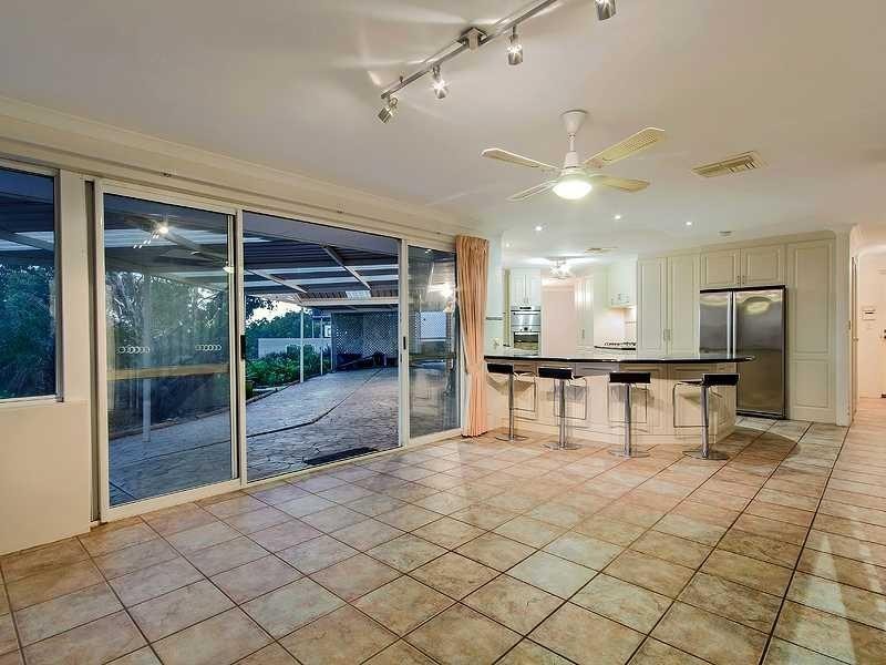 22 Rise Court, Mount Richon WA 6112