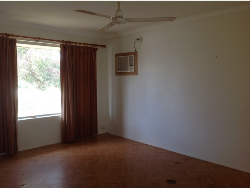 8 Leumeah Street, Armadale WA 6112