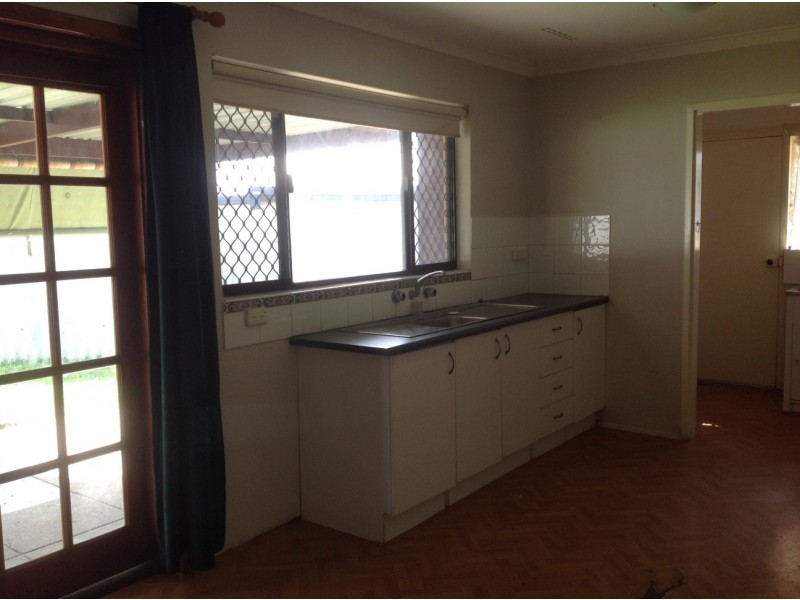 8 Leumeah Street, Armadale WA 6112