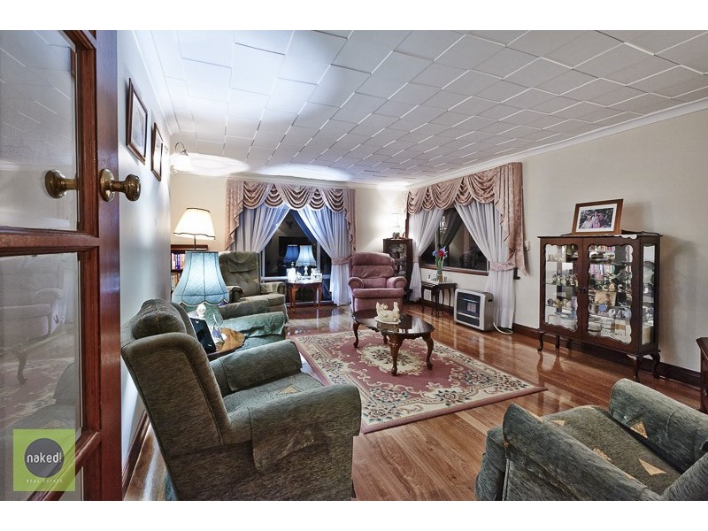 2 Carrick Road, Mount Richon WA 6112