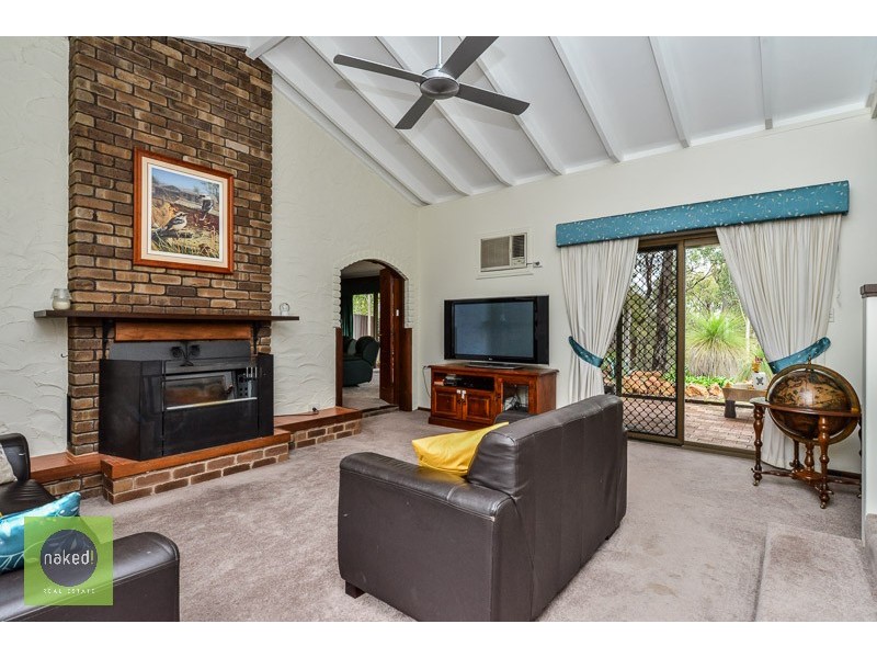 18 High Road, Roleystone WA 6111