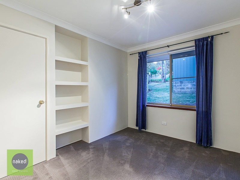 2 Chardonnay Grove, Mount Nasura WA 6112