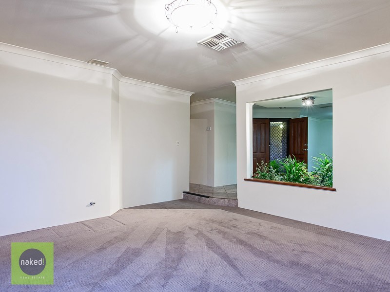 2 Chardonnay Grove, Mount Nasura WA 6112