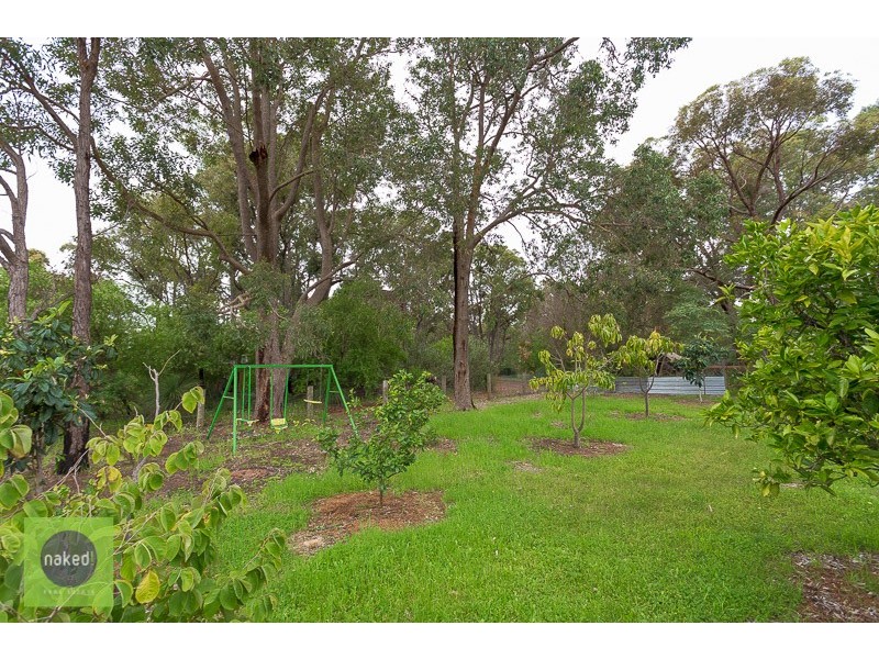 5 Cross Road, Bedfordale WA 6112