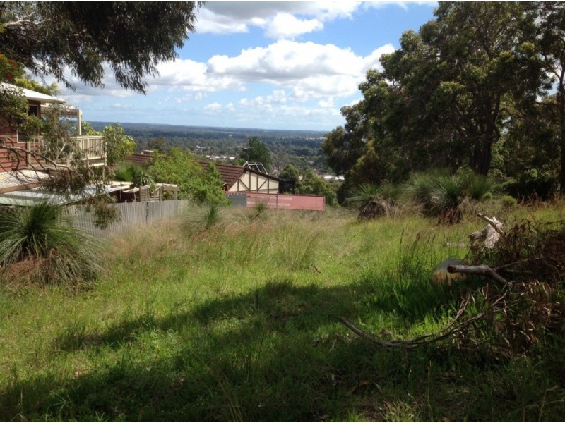 18 Looranah Street, Mount Nasura WA 6112