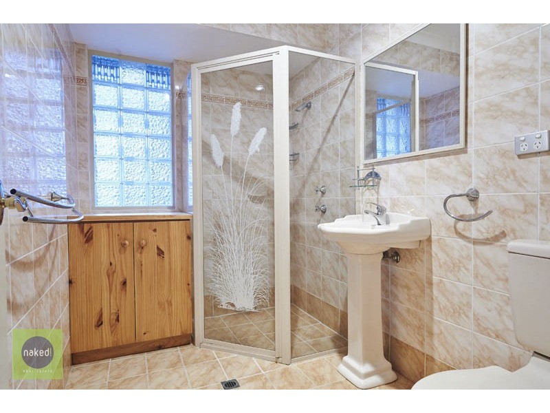 24 Tea Tree Way, Thornlie WA 6108