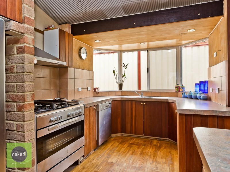 11 Savage Road, Kelmscott WA 6111