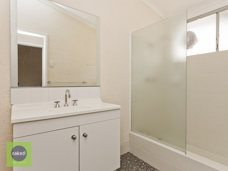 11 Savage Road, Kelmscott WA 6111