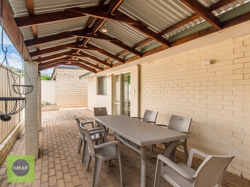 2 Brookside Avenue, Kelmscott WA 6111