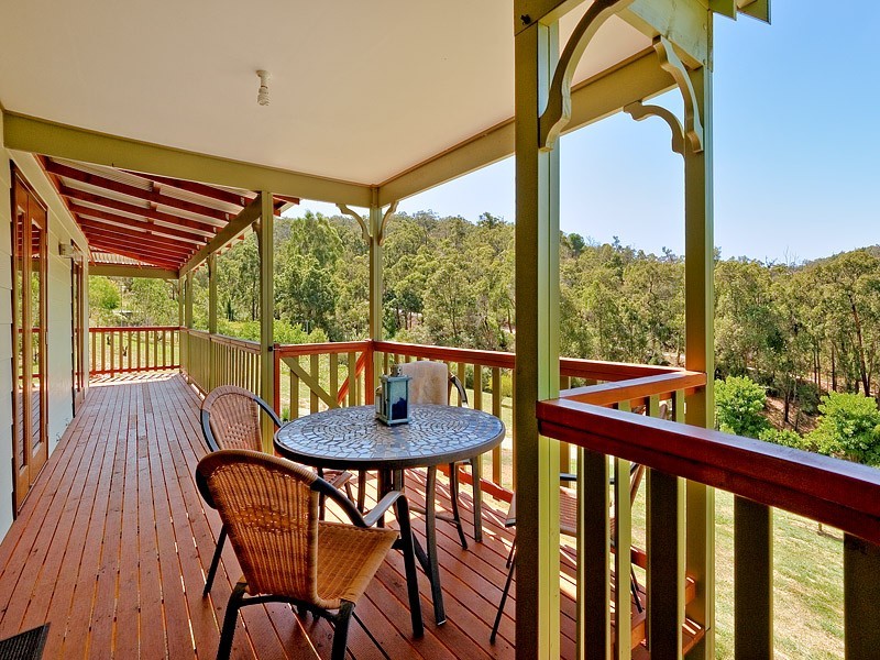 108 Urch Road, Roleystone WA 6111