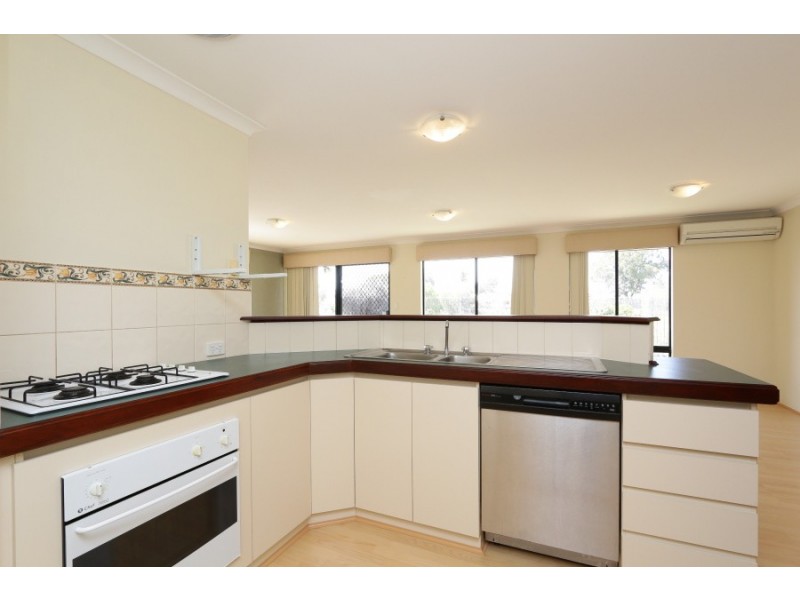 22 Ursuline Vista, Queens Park WA 6107