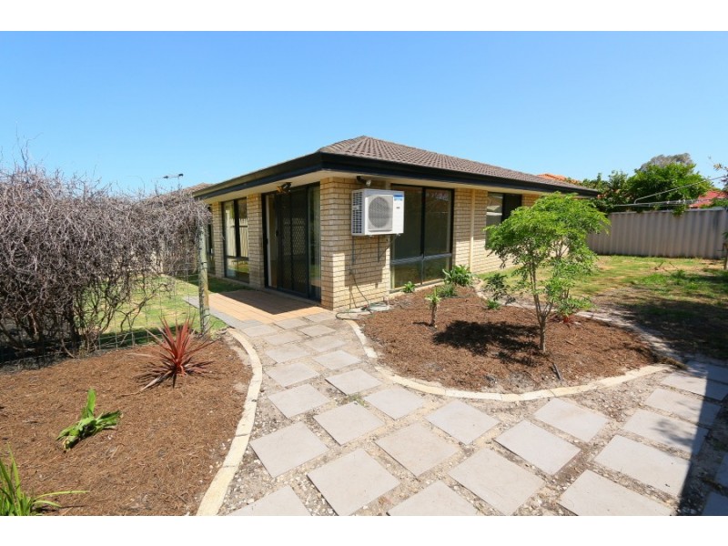 22 Ursuline Vista, Queens Park WA 6107