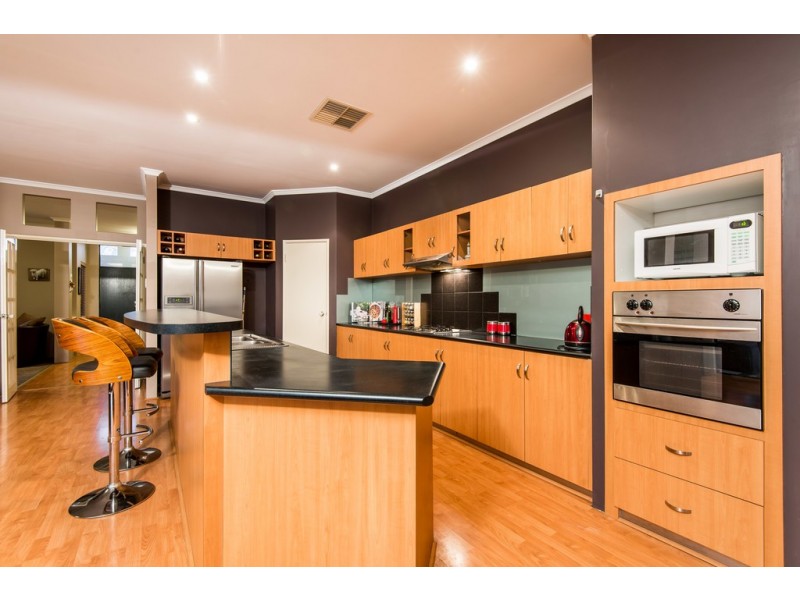 6 Capensia Way, Canning Vale WA 6155