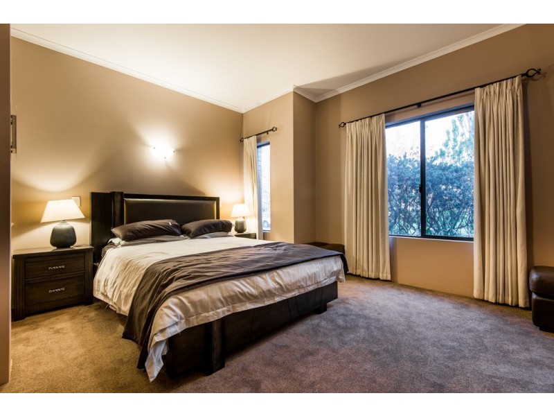 6 Capensia Way, Canning Vale WA 6155