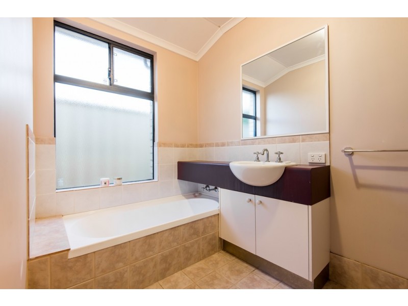 6 Capensia Way, Canning Vale WA 6155