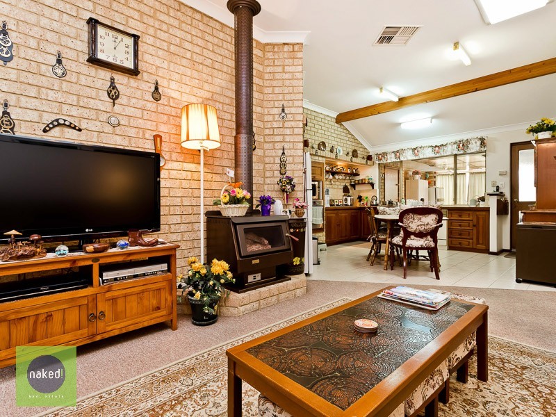 154 Brown Crescent, Seville Grove WA 6112