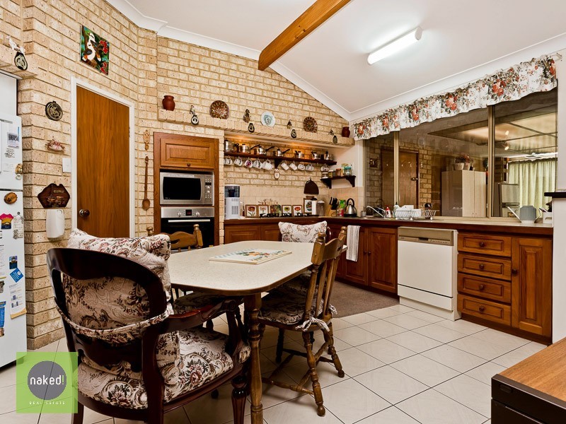 154 Brown Crescent, Seville Grove WA 6112