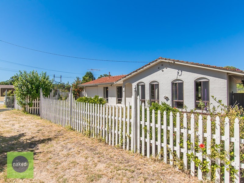 35 Lowanna Way, Armadale WA 6112