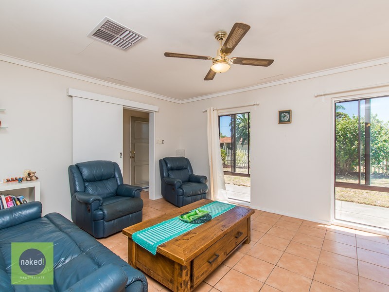 35 Lowanna Way, Armadale WA 6112