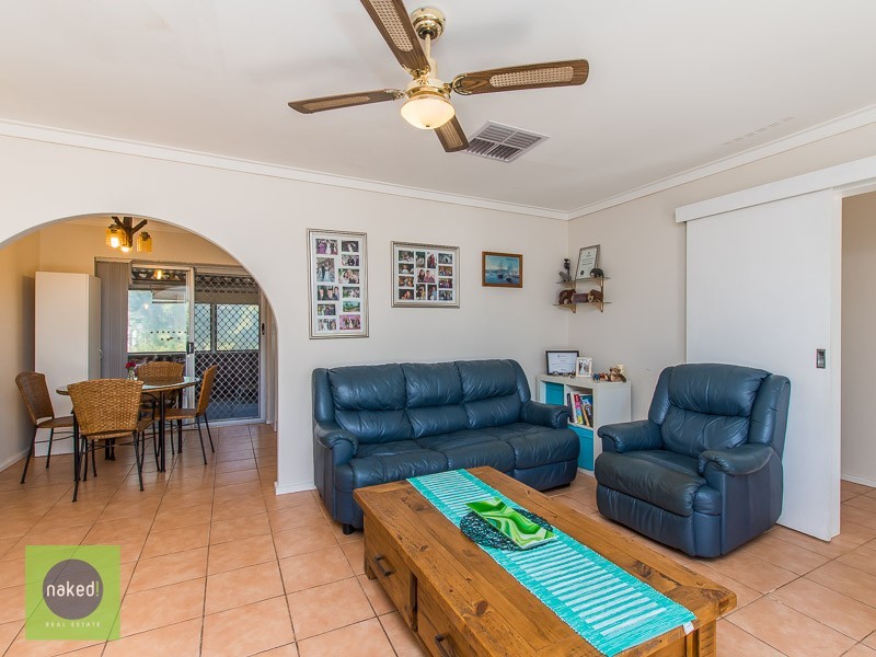 35 Lowanna Way, Armadale WA 6112