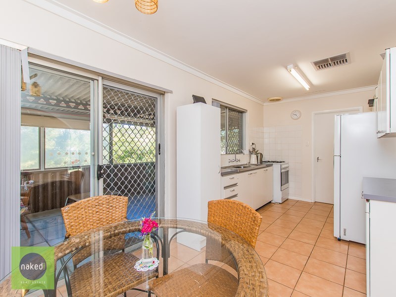 35 Lowanna Way, Armadale WA 6112
