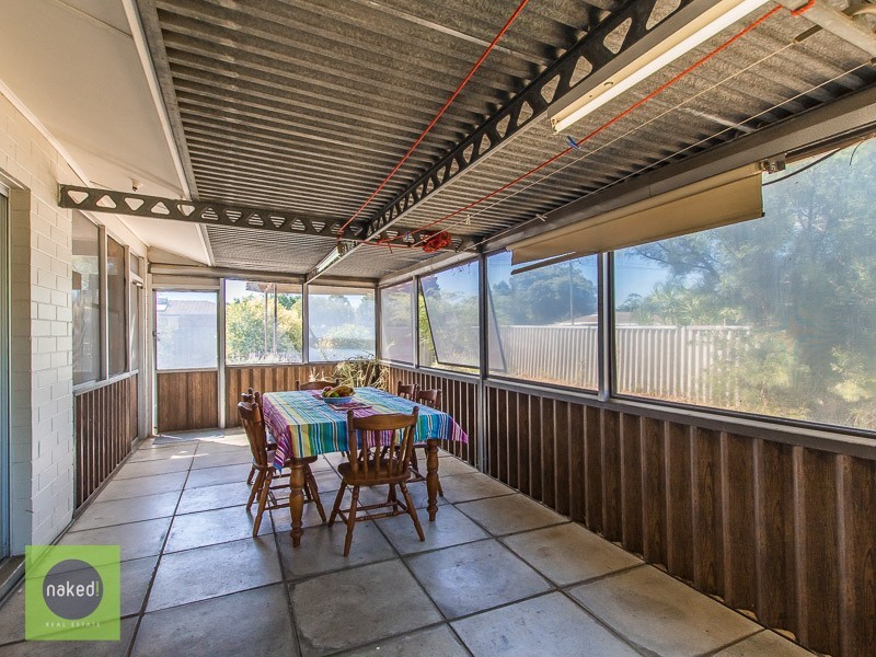 35 Lowanna Way, Armadale WA 6112