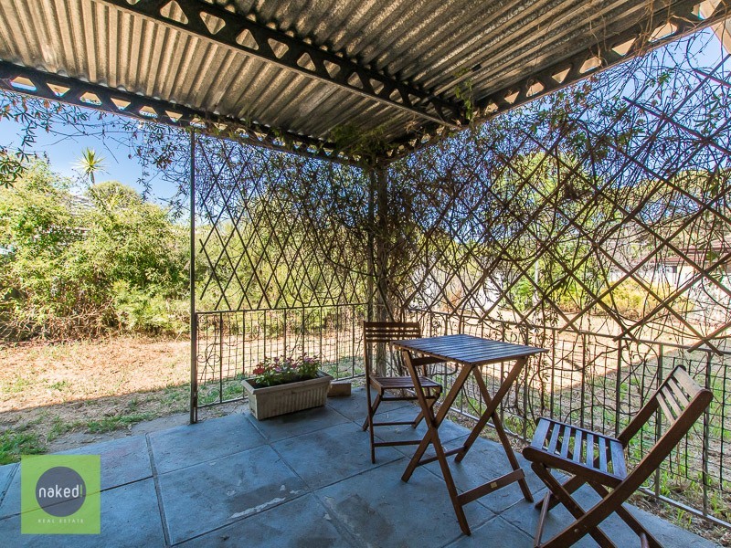 35 Lowanna Way, Armadale WA 6112