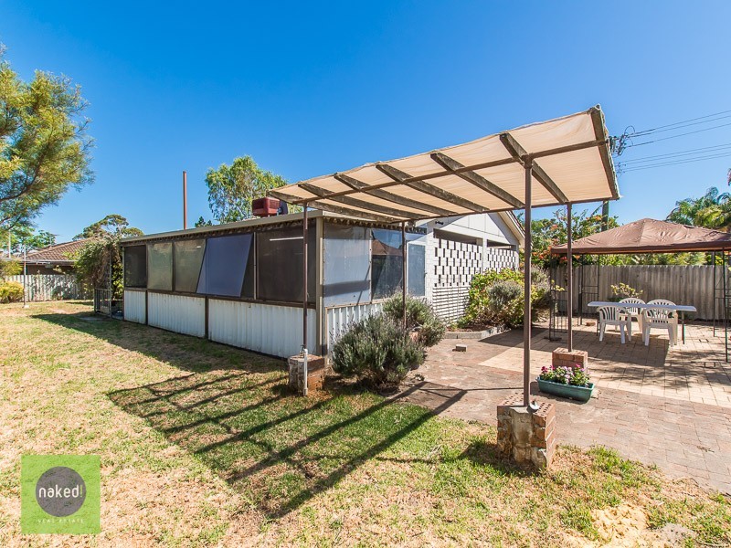35 Lowanna Way, Armadale WA 6112