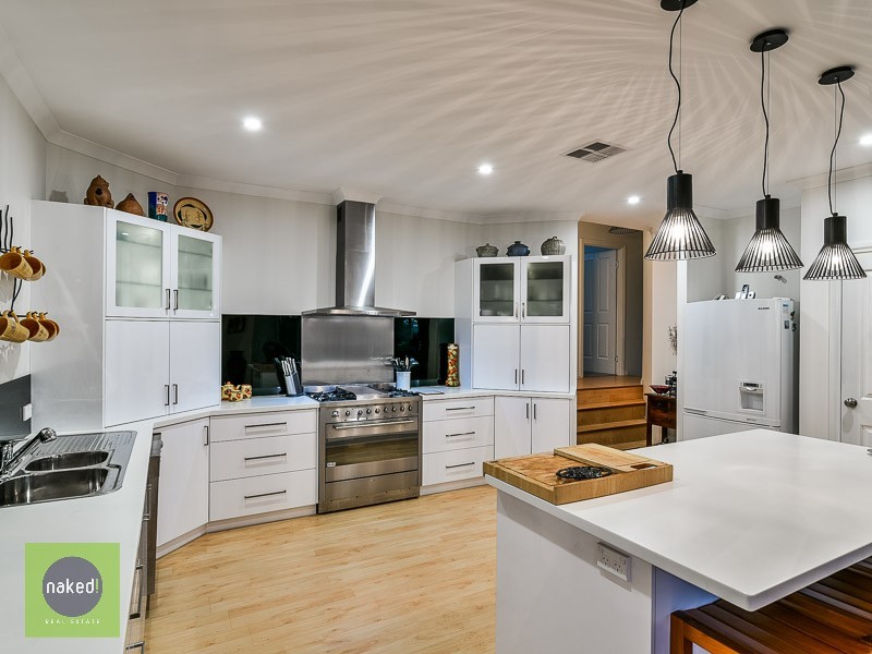 61 Bromfield Drive, Kelmscott WA 6111