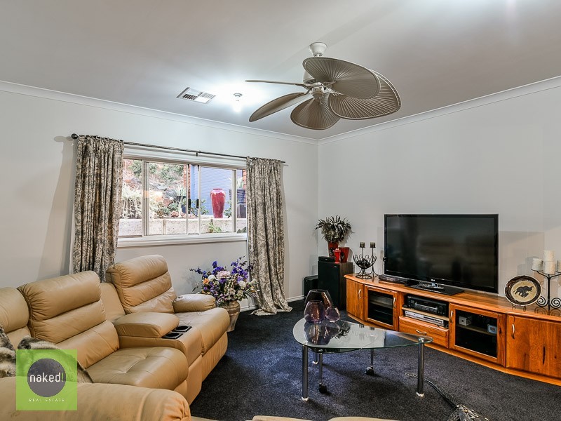61 Bromfield Drive, Kelmscott WA 6111