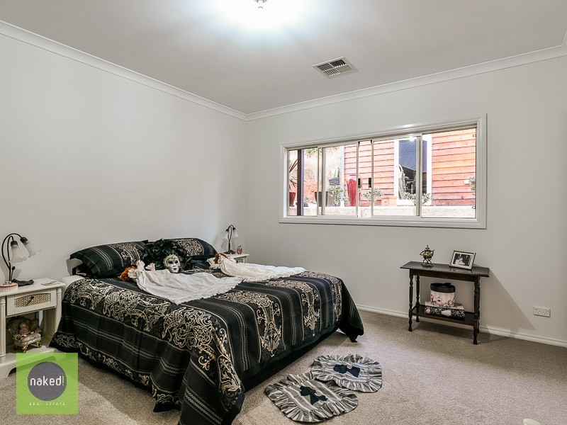 61 Bromfield Drive, Kelmscott WA 6111