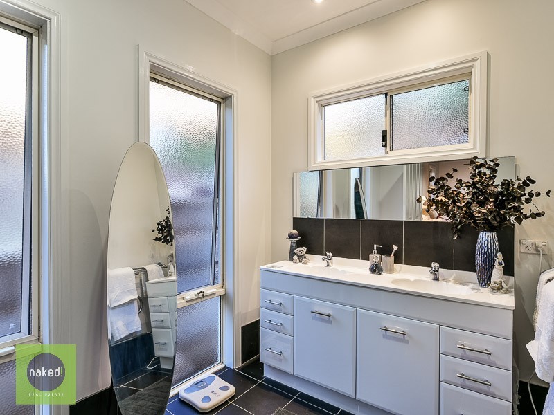 61 Bromfield Drive, Kelmscott WA 6111