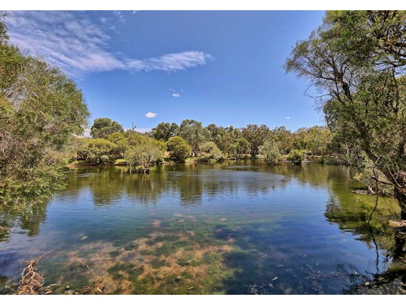 4 Amarina Close, Kenwick WA 6107