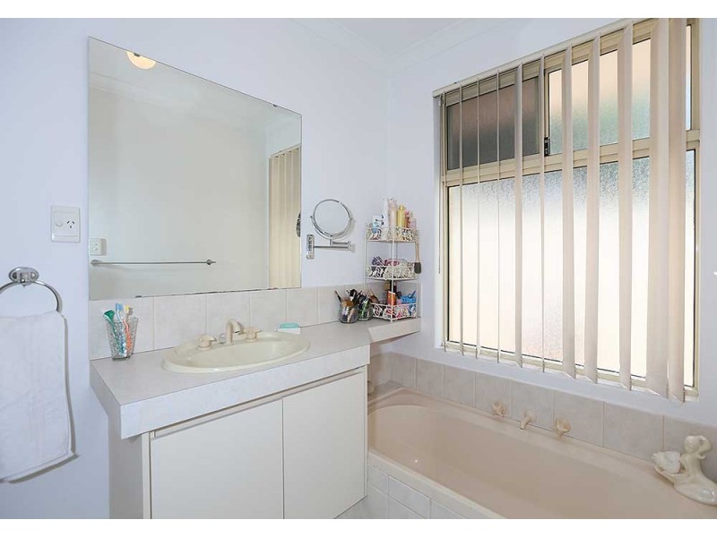 4 Amarina Close, Kenwick WA 6107