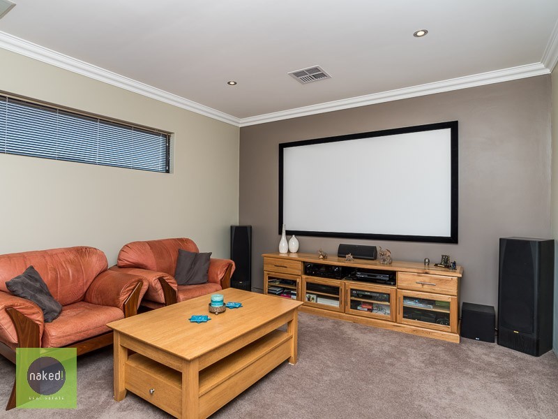 15 Regatta Boulevard, Champion Lakes WA 6111