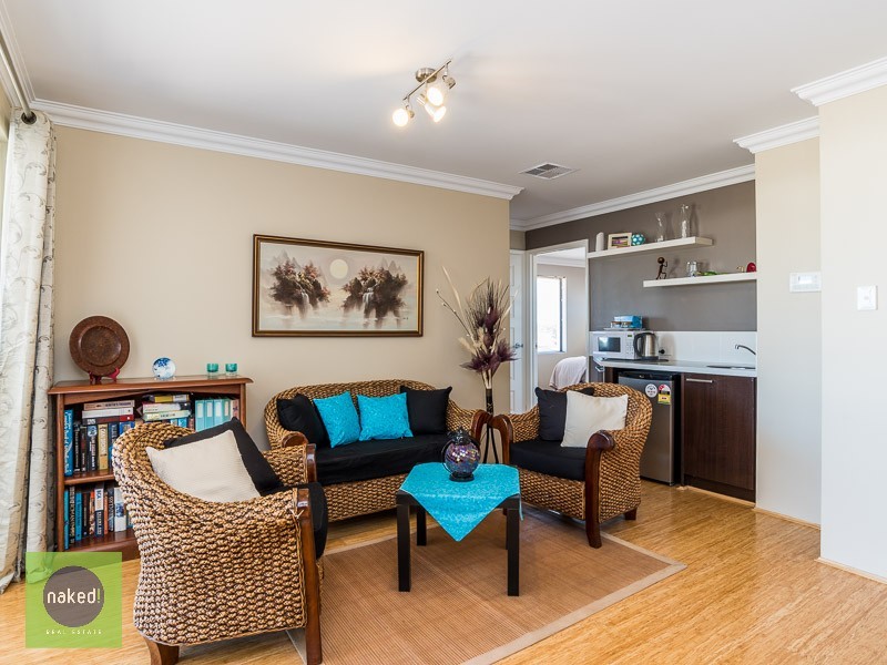 15 Regatta Boulevard, Champion Lakes WA 6111