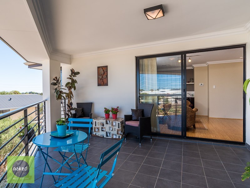 15 Regatta Boulevard, Champion Lakes WA 6111