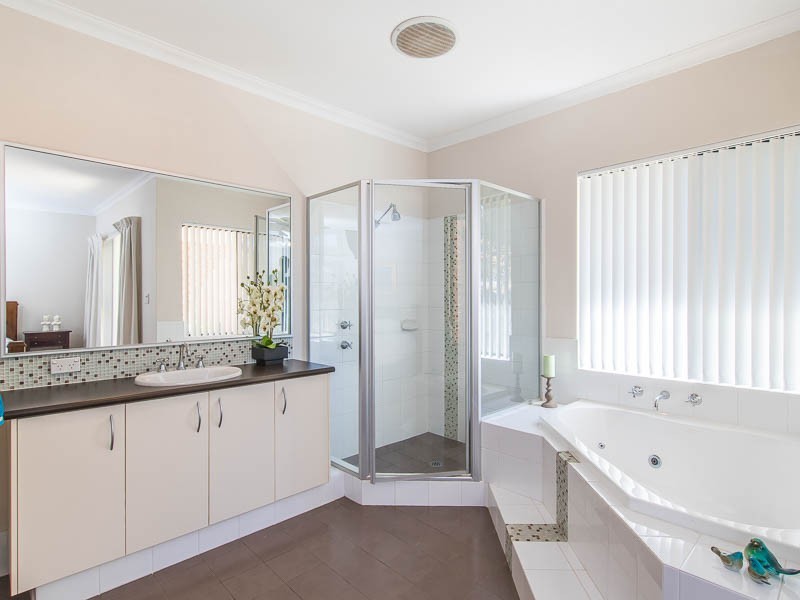 38 Vincent Lookout, Bedfordale WA 6112