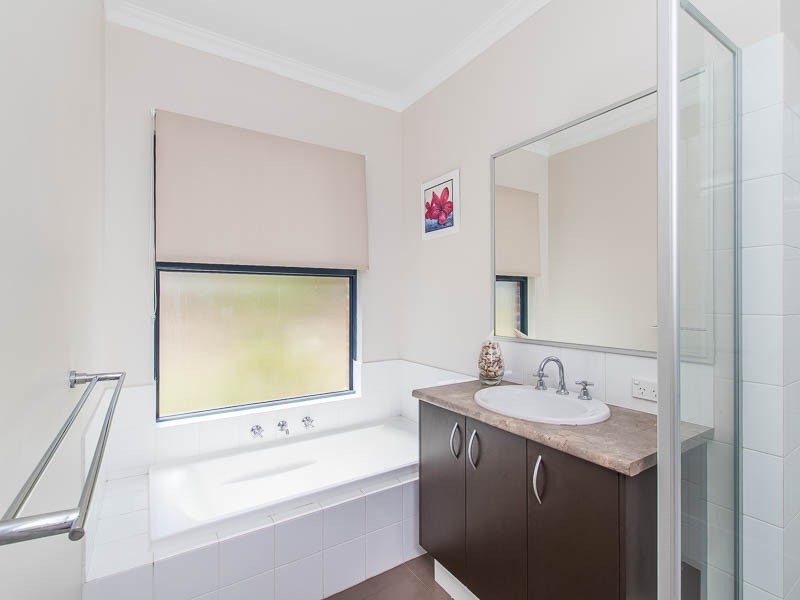 38 Vincent Lookout, Bedfordale WA 6112