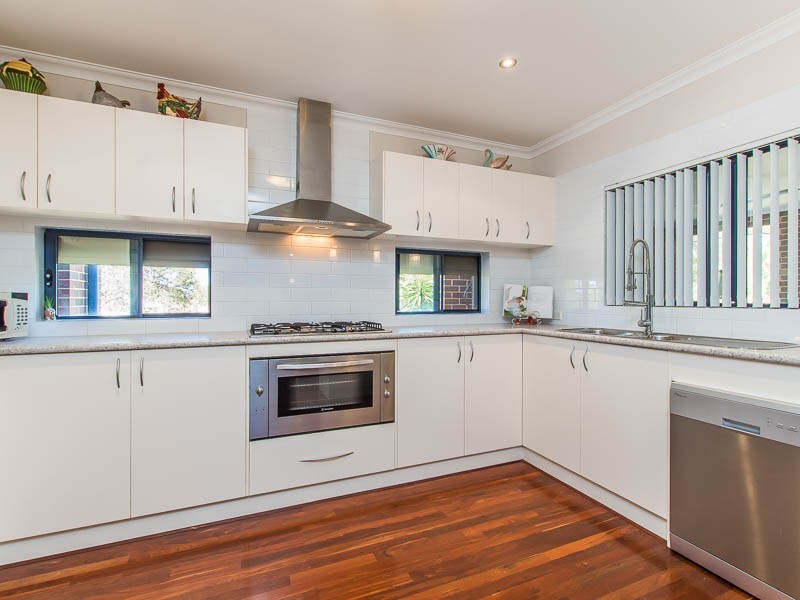 38 Vincent Lookout, Bedfordale WA 6112