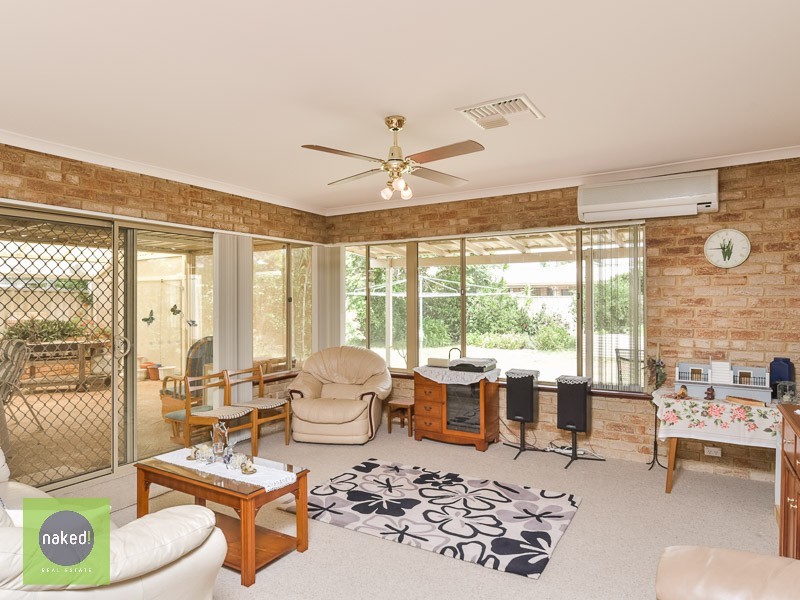 10 Regan Place, Seville Grove WA 6112