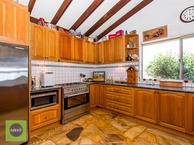 6 Narrik Court, Kelmscott WA 6111