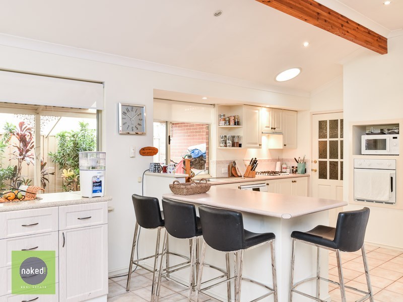 18 Bremner Circle, Canning Vale WA 6155