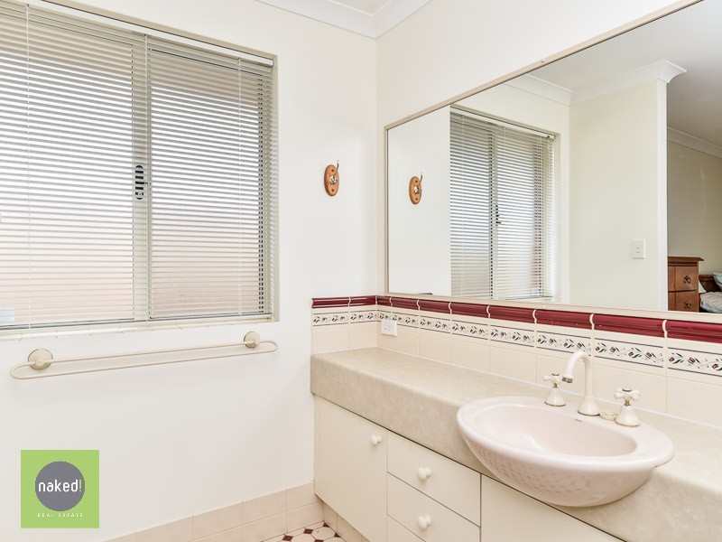 18 Bremner Circle, Canning Vale WA 6155