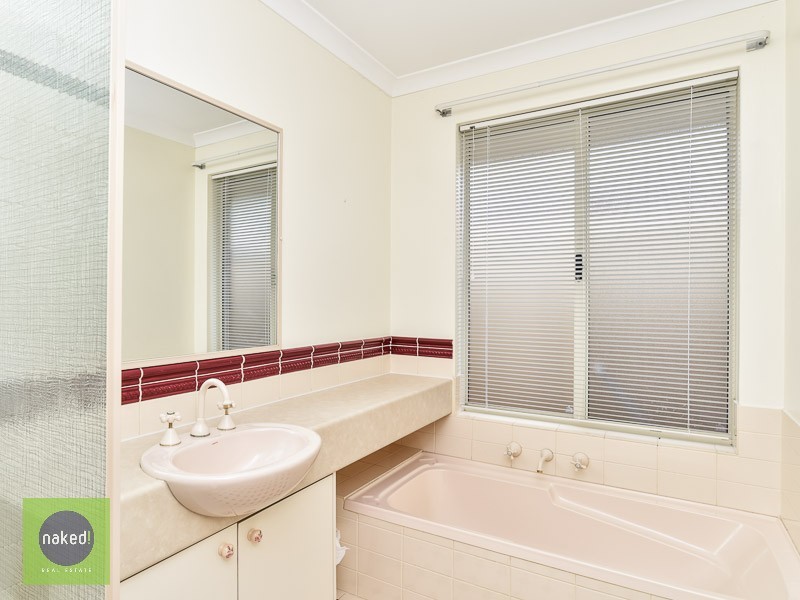 18 Bremner Circle, Canning Vale WA 6155