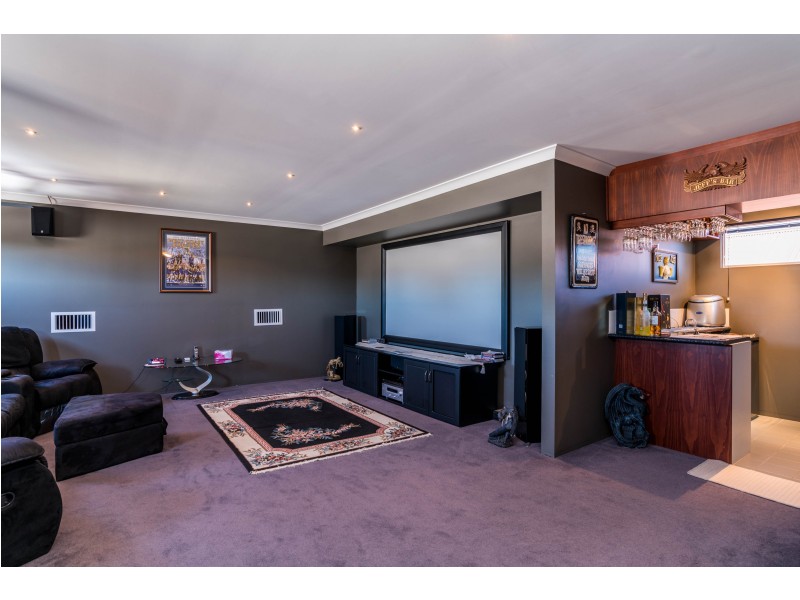 6 Wilfred Road, Canning Vale WA 6155