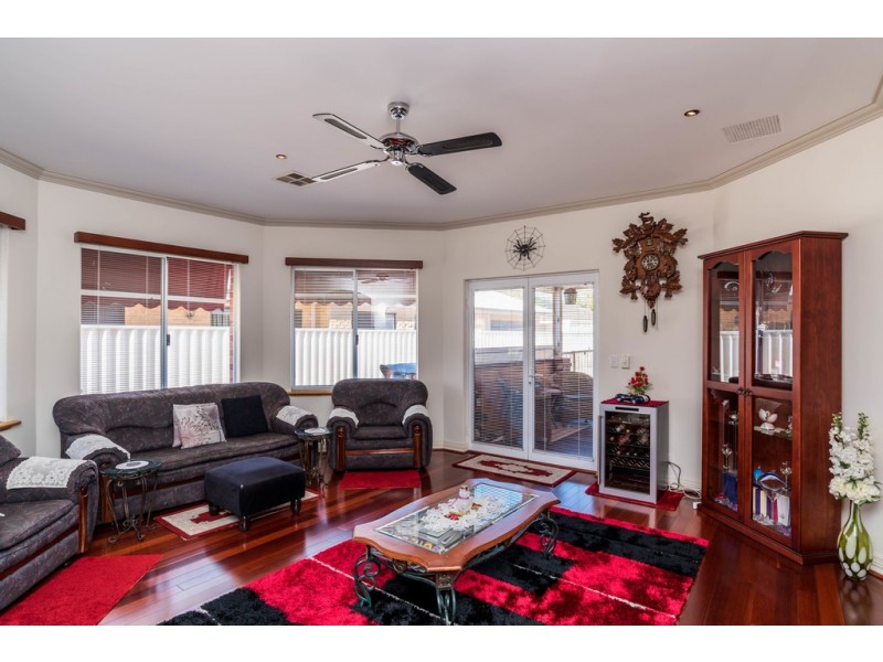 6 Wilfred Road, Canning Vale WA 6155
