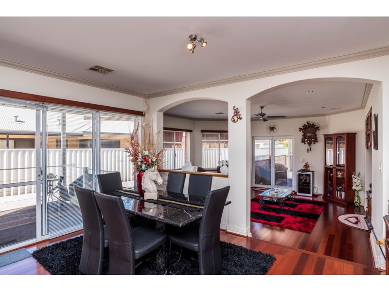 6 Wilfred Road, Canning Vale WA 6155