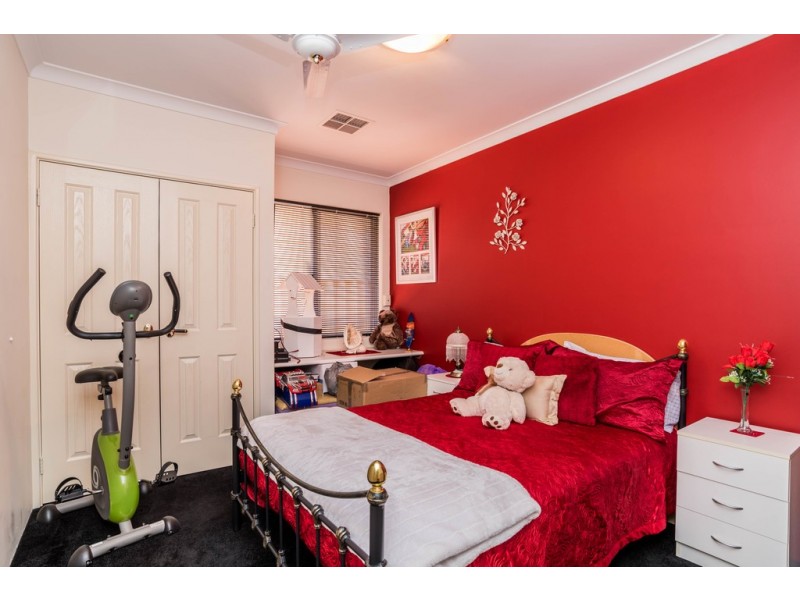 6 Wilfred Road, Canning Vale WA 6155