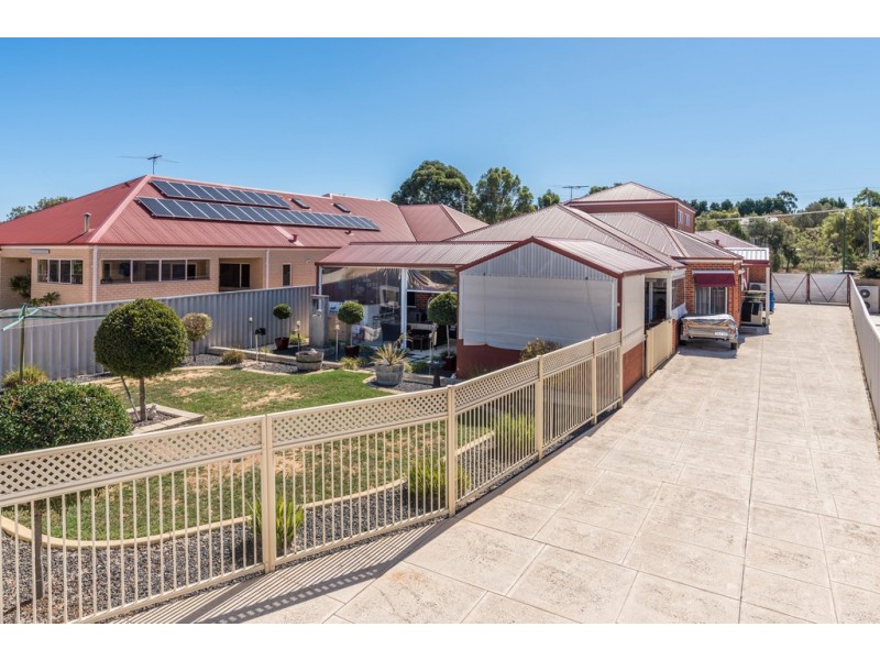 6 Wilfred Road, Canning Vale WA 6155